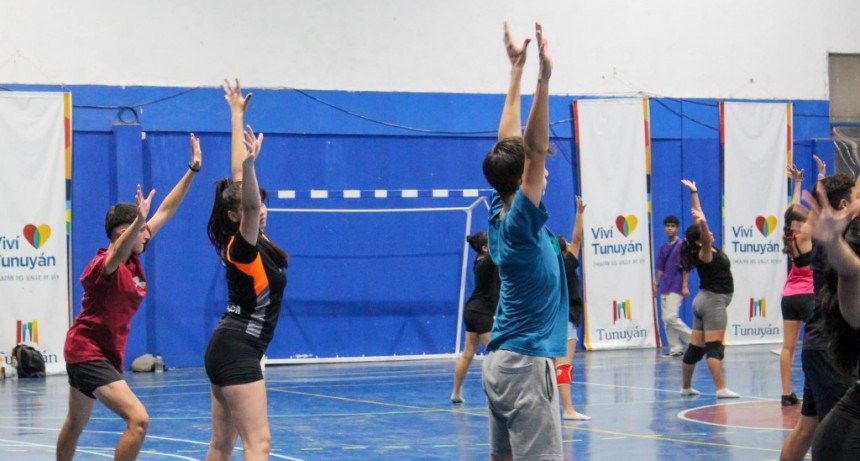 A d&iacute;as de  la fiesta de la vendimia en Tunuy&aacute;n, los artistas contin&uacute;an ensayando 