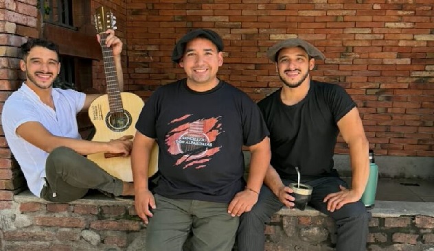 Sencillito y de Alpargatas: el grupo de Tunuy&aacute;n estuvo en Jes&uacute;s Mar&iacute;a y ahora llega a Cosqu&iacute;n