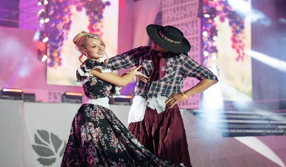 Mujeres de Vendimia: se present&oacute; en el Paseo Federal y recibi&oacute; una ovaci&oacute;n del p&uacute;blico