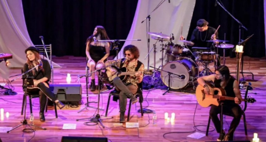 La Nave Cultural cierra su "Ciclo Umplugged" con Roxband y un show 360&deg;