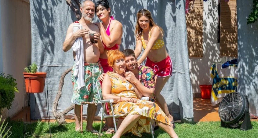 "Plan V" en el Teatro Mendoza: la comedia sobre las vacaciones que nunca fueron