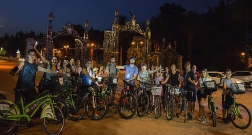 Descubr&iacute; Mendoza con el Bicitour nocturno