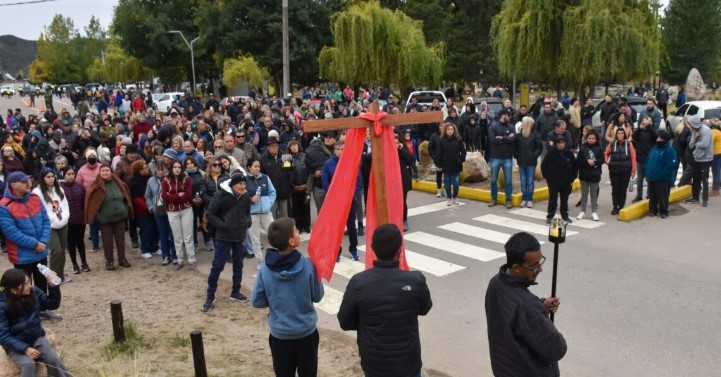 Tunuy&aacute;n vivi&oacute; el V&iacute;a Crucis en el Manzano y en el Auditorio