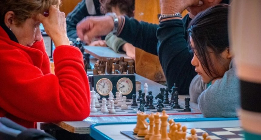 Tupungato brinda clases de ajedrez
