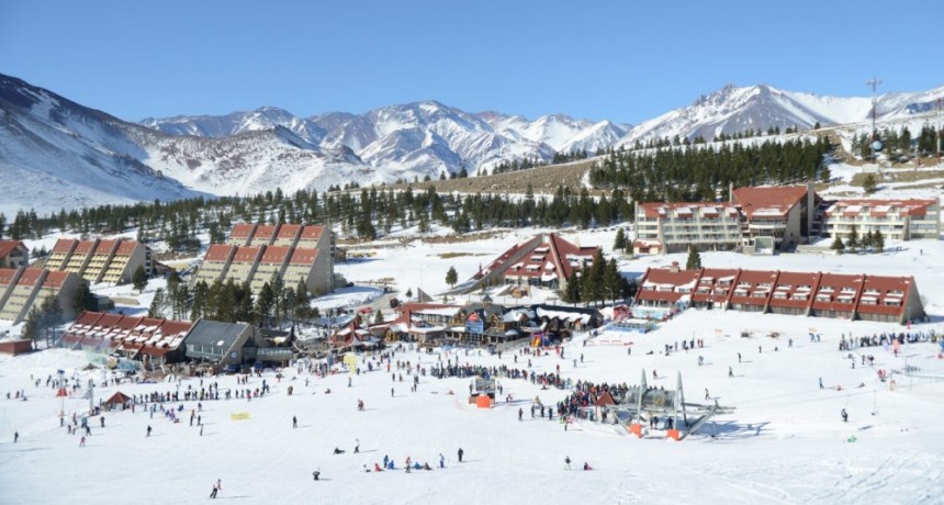 Las Le&ntilde;as: &ldquo;Pre-apertura&rdquo; para disfrutar de la nieve en este fin de semana largo