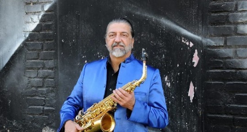 Javier Casetti llega Teatro Plaza
