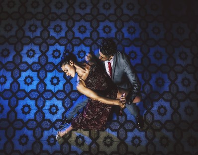 Tango: el arte de abrazar con el alma y se habla con los pies