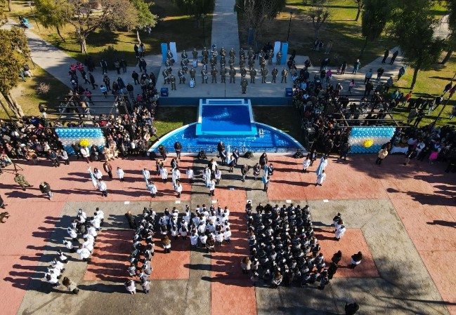 Tunuy&aacute;n: Desfile celeste y blanco en honor a nuestra Bandera