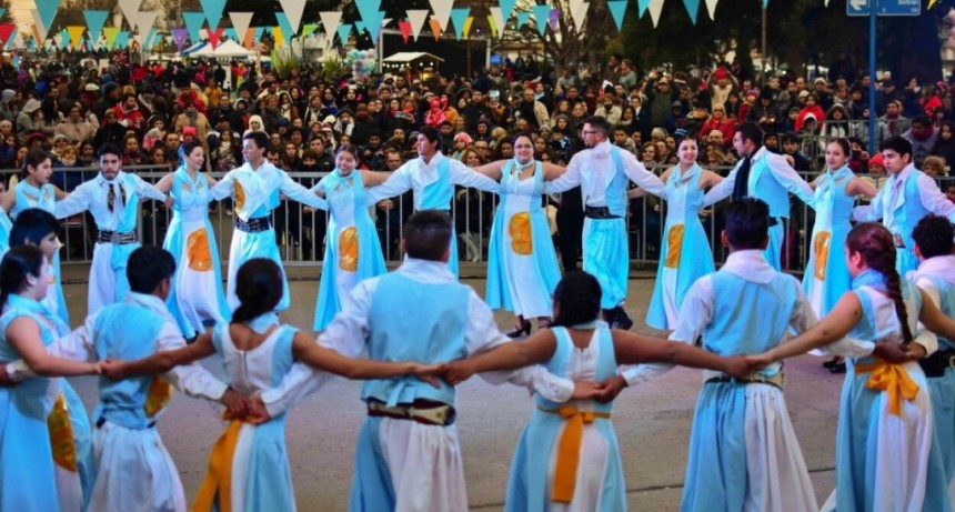 Tupungato celebra el D&iacute;a de la Independencia con una gran pe&ntilde;a patri&oacute;tica