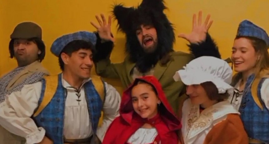 &ldquo;Lo que oculta la capa roja&rdquo; se estrena en el teatro Tajamar