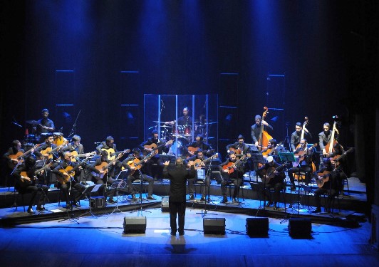 Orquesta de Guitarras Tito Francia se presenta en el Teatro Independencia