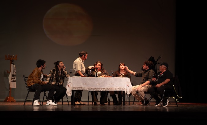 Llega Modo Desconocidos: una comedia que desaf&iacute;a los secretos de la era digital