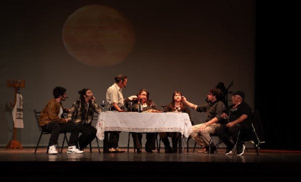Llega Modo Desconocidos: una comedia que desaf&iacute;a los secretos de la era digital