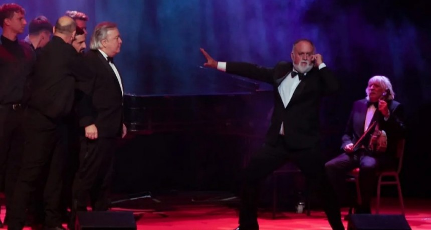 Les Luthiers comenz&oacute; a despedirse de Mendoza con un show impecable