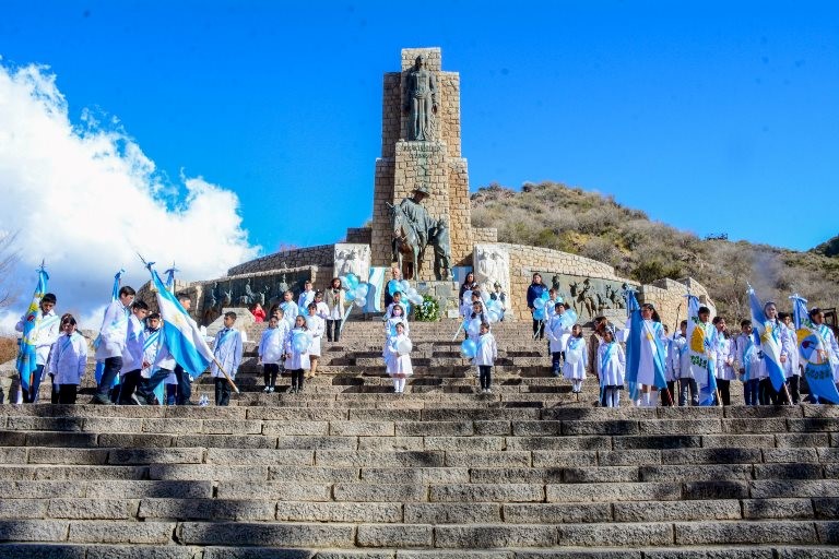 Tunuy&aacute;n honra el legado del General San Mart&iacute;n