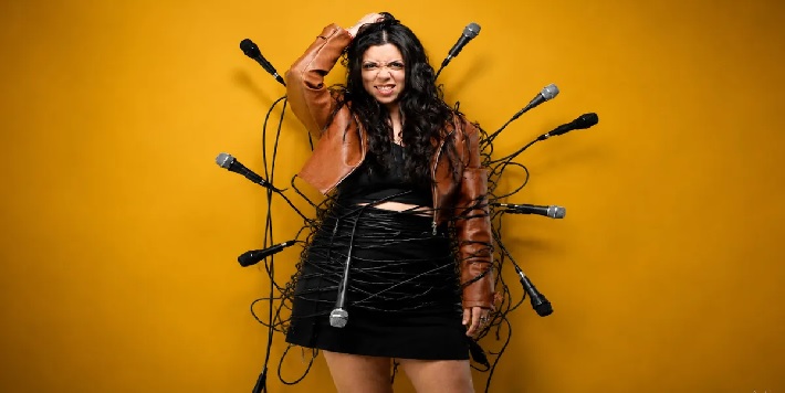 Fastidiosa: el nuevo show de stand up de Jessica Echegaray
