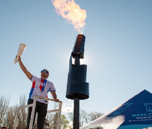 San Carlos encendi&oacute; la antorcha y dio inicio a la Semana Estudiantil 