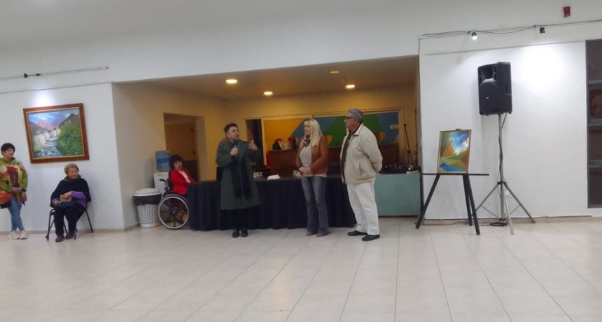 Inauguraci&oacute;n de la Muestra Art&iacute;stica del pintor Roberto Gomez en Tunuy&aacute;n