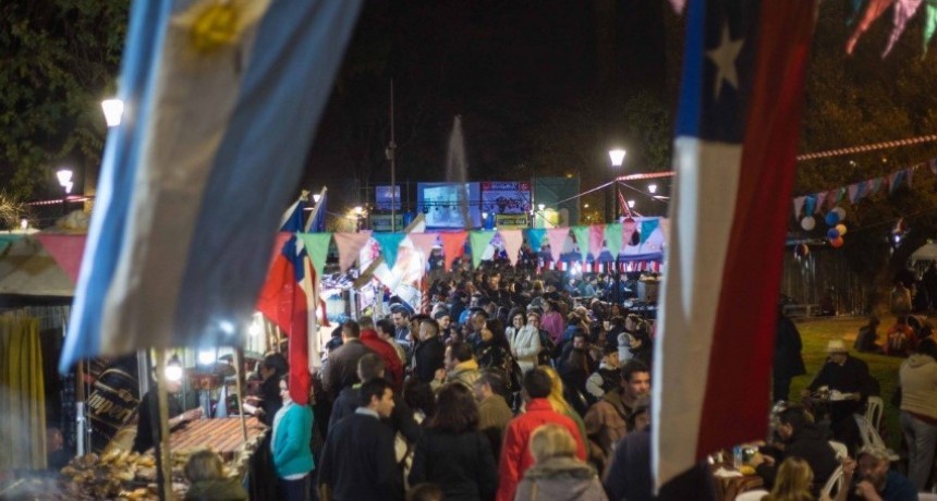 Fiesta de la Hermandad en la Plaza Chile