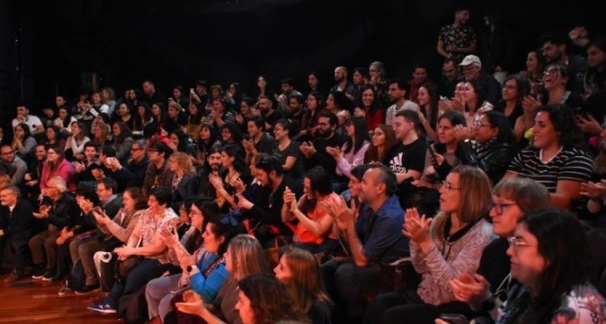Exitosa primera jornada de la Feria del Libro