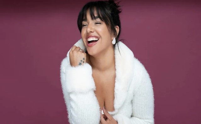 Ángela Leiva trae su 
