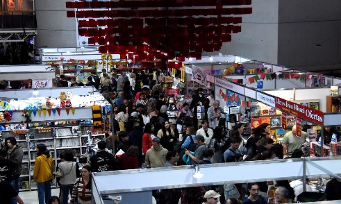 Con m&aacute;s de 150.000 visitantes, finaliz&oacute; la Feria del Libro 