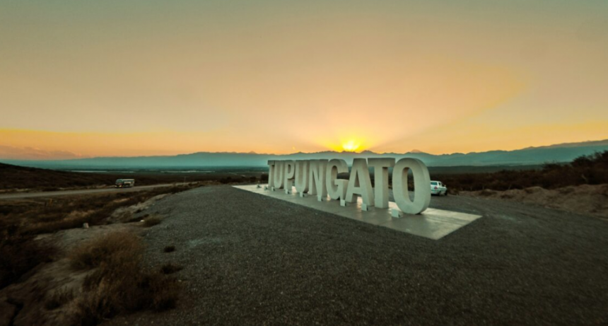 Sunset en el Mirador de Los Cerrillos: la &ldquo;Feria de Vinos de Altura&rdquo; de Tupungato llega a la monta&ntilde;a 