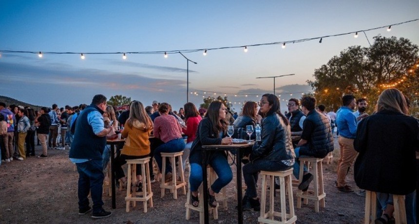 El Sunset de la Feria de Vinos de Altura, lleg&oacute; para quedarse en Tupungato 