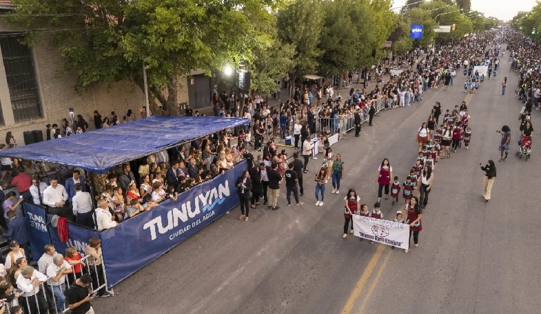 Tunuy&aacute;n celebr&oacute; su 145&deg; Aniversario con un multitudinario desfile c&iacute;vico&ndash;militar