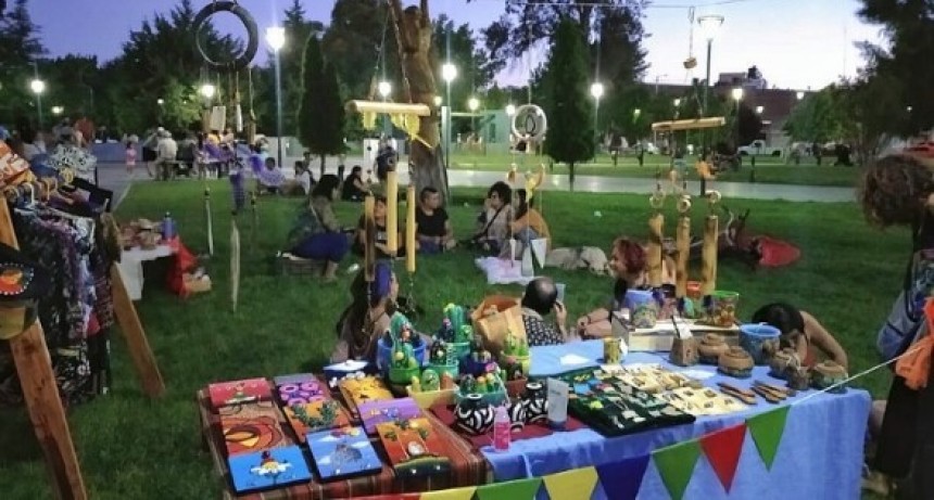 Feria de Artesanos en la plaza de Tunuy&aacute;n
