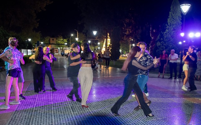 Patio de Milonga bajo las estrellas en Tunuyán 