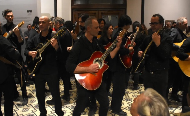 M&uacute;sica en Movimiento presenta su Orquesta Internacional de Guitarras en el Museo Fader